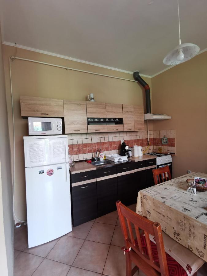 Kis Rigó vendégház Salgótarján Exterior foto